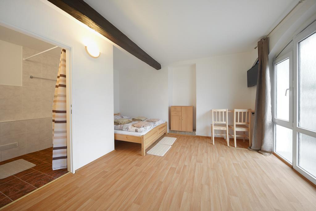 Usedlost Kotlarka Hotel Прага Екстериор снимка