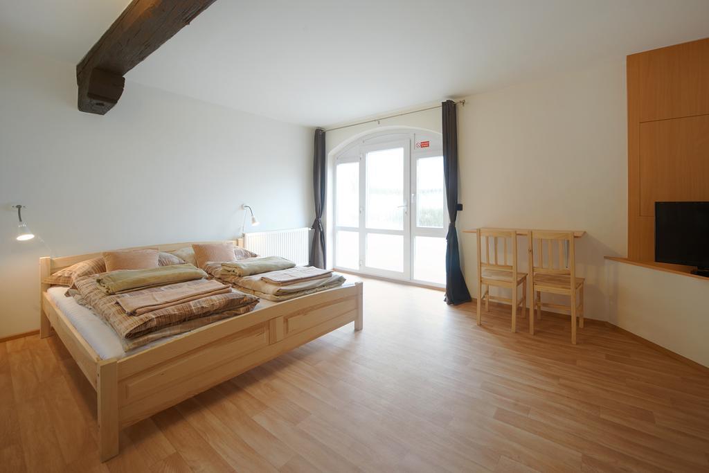 Usedlost Kotlarka Hotel Прага Екстериор снимка